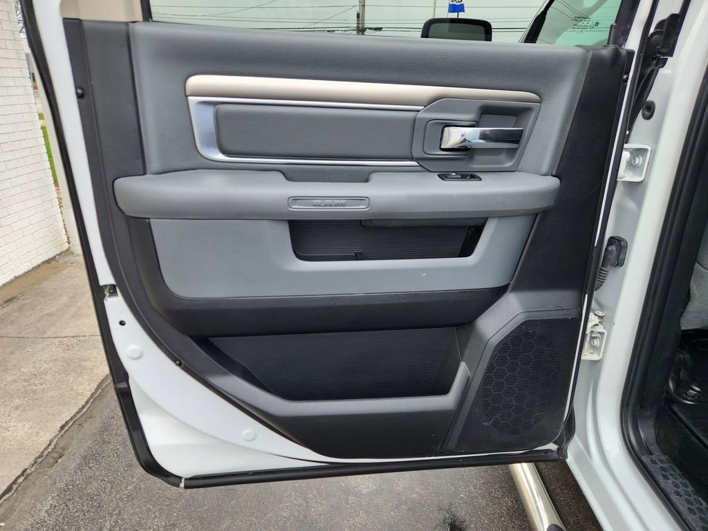 Used 2016 RAM 2500 SLT AWD/4WD image 15