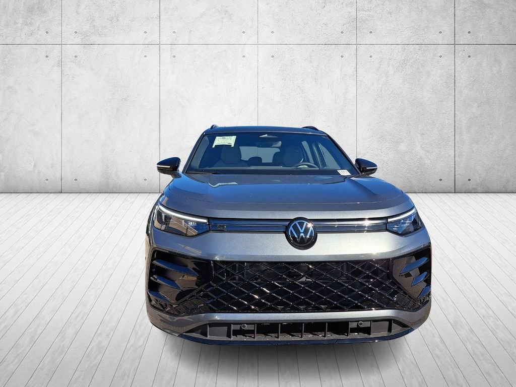 New 2026 Volkswagen Tiguan SE R-Line image 2