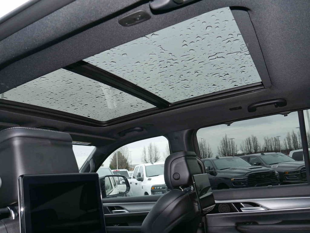 New 2025 Jeep Wagoneer L Series II w/ Convenience Group I image 16