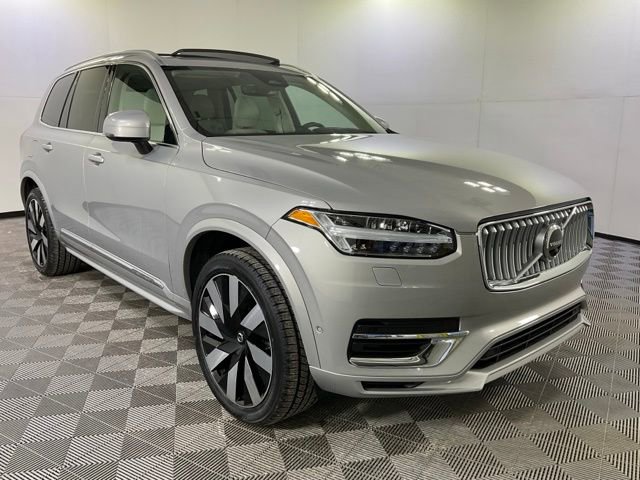 Used 2023 Volvo XC90 T8 Ultimate image 3