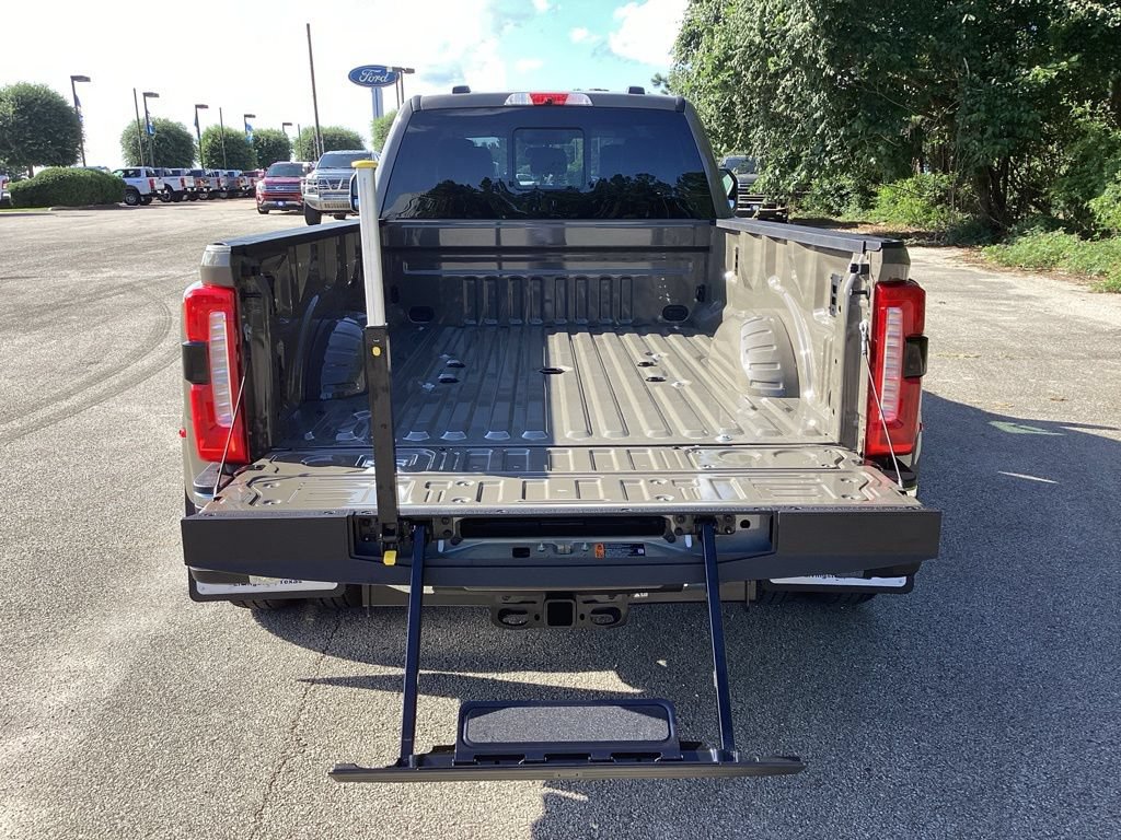 New 2026 Ford F350 Lariat AWD/4WD image 13