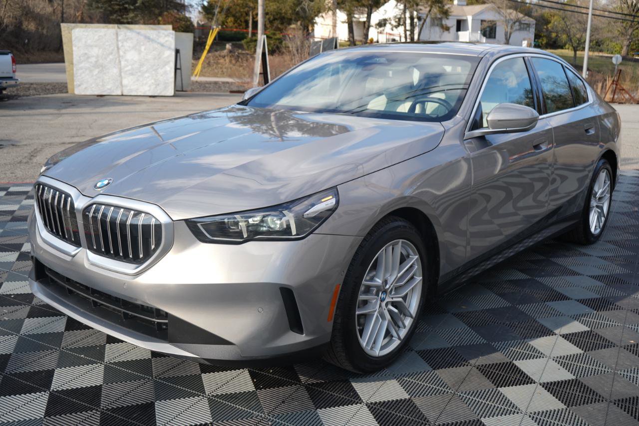 Used 2024 BMW 530i xDrive 530i xDrive Sedan w/ Convenience Package image 12