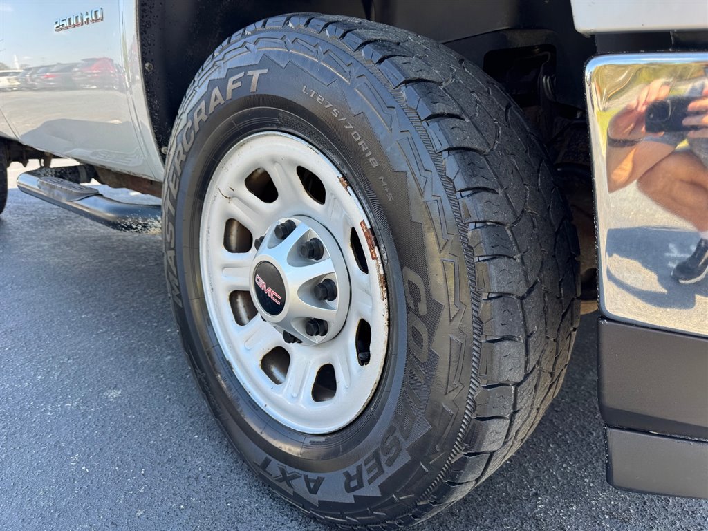 Used 2011 GMC Sierra 2500 W/T image 10