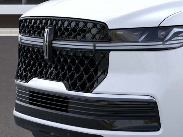 New 2026 Lincoln Navigator Reserve w/ Jet Appearance Package AWD/4WD image 17