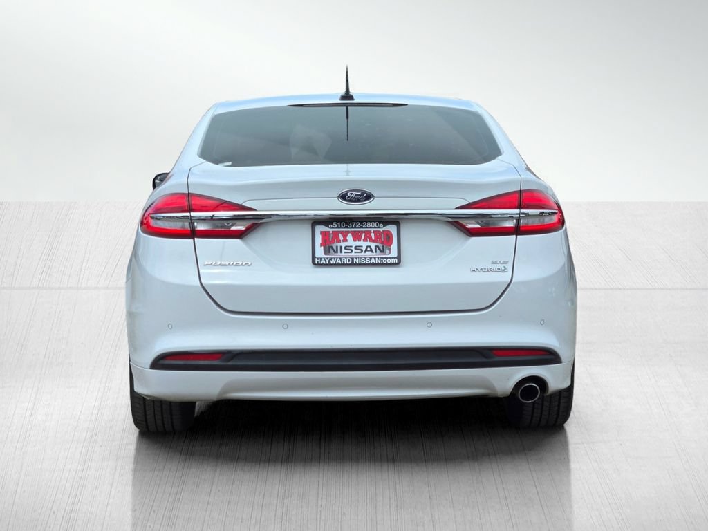 Used 2017 Ford Fusion SE FWD image 5