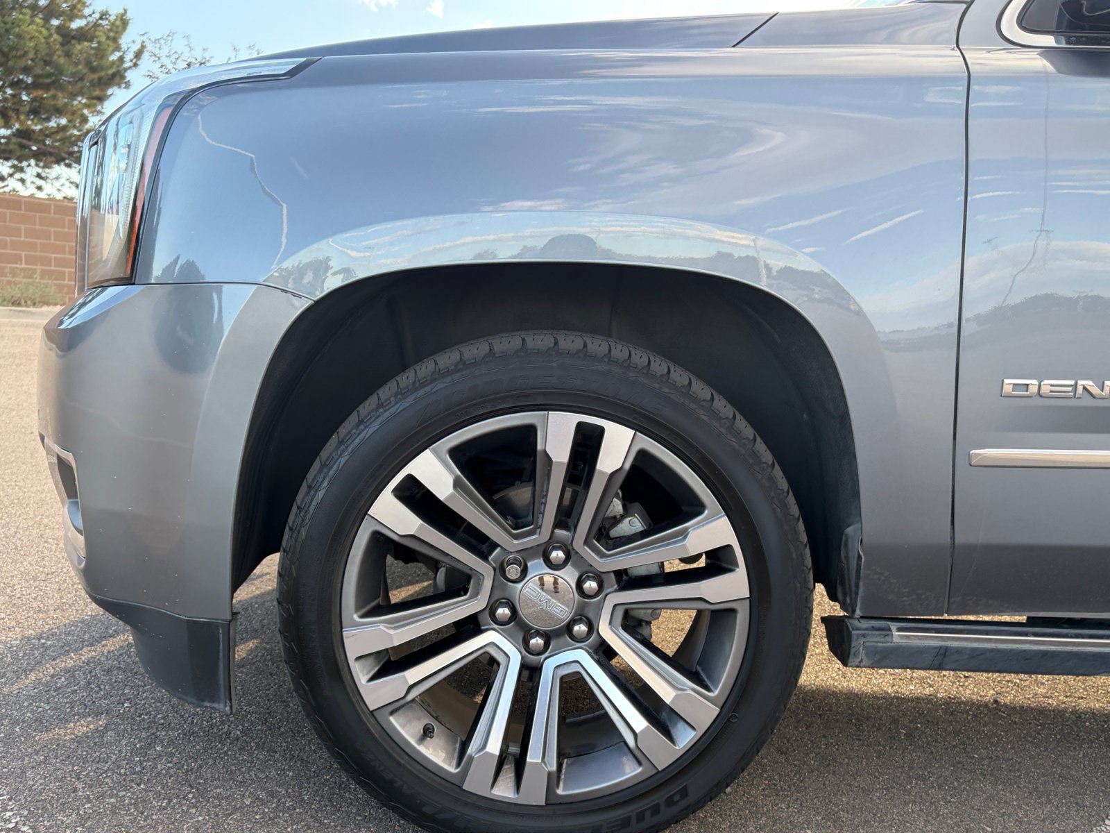 Used 2019 GMC Yukon Denali w/ Denali Ultimate Package AWD/4WD image 11