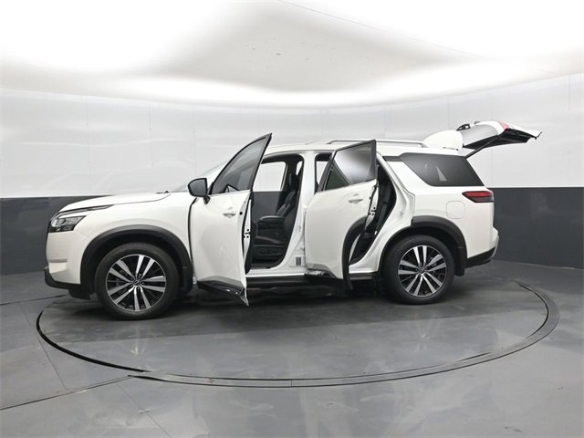 Used 2024 Nissan Pathfinder Platinum w/ Cargo Package image 53