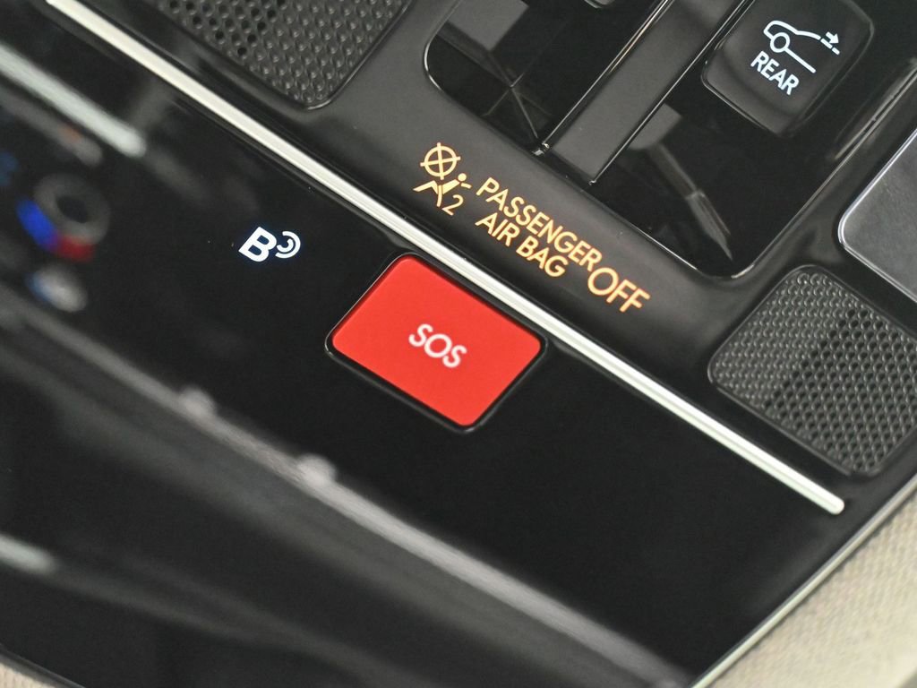 Used 2024 Hyundai Santa Fe Limited image 24