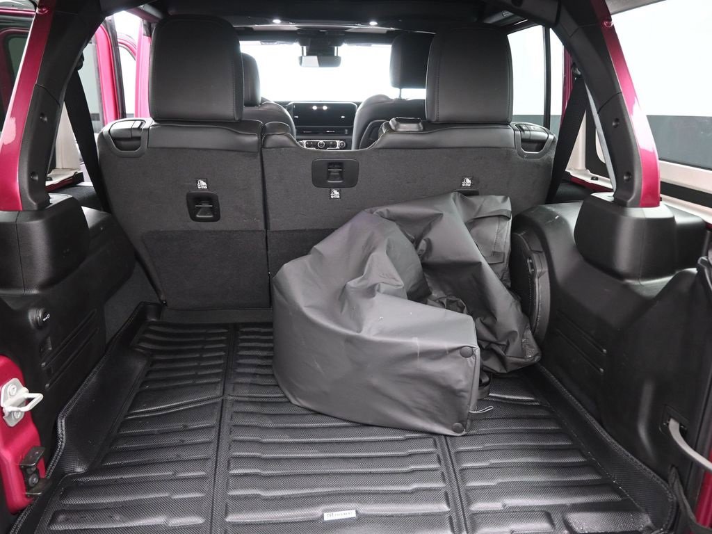 Used 2024 Jeep Wrangler Unlimited Rubicon image 14