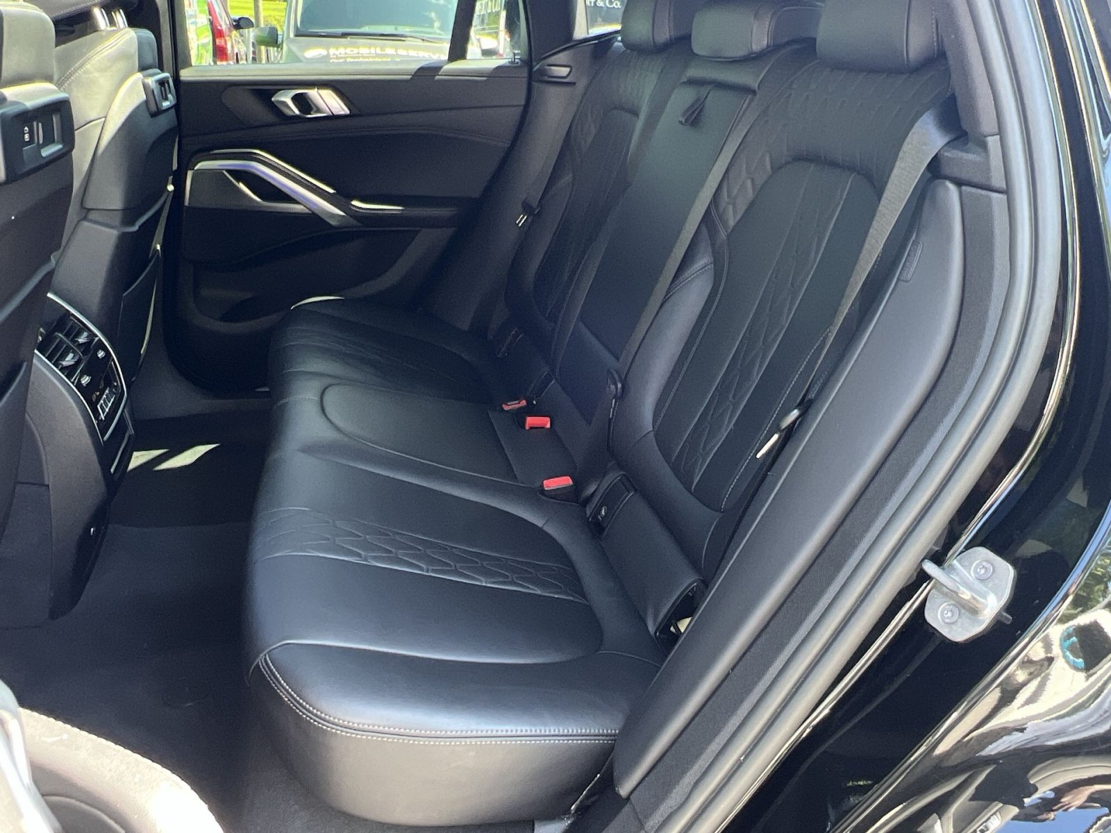 Used 2023 BMW X6 xDrive40i w/ M Sport Package AWD/4WD image 30