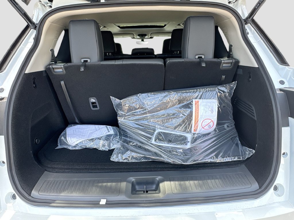 Used 2027 INFINITI QX60 Pure w/ Cargo Package FWD image 28