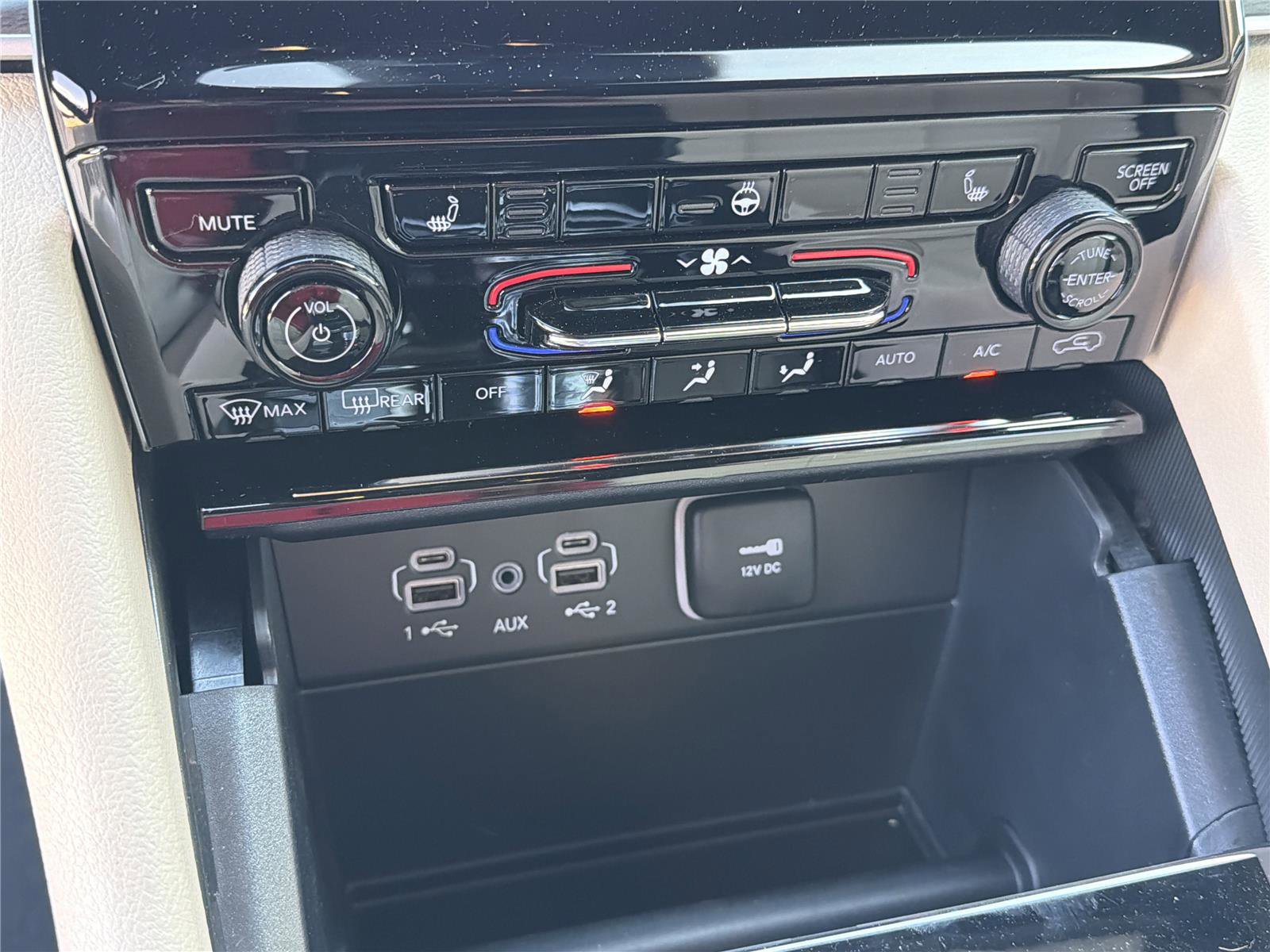 New 2025 Jeep Grand Cherokee Limited w/ Black Appearance Package image 29