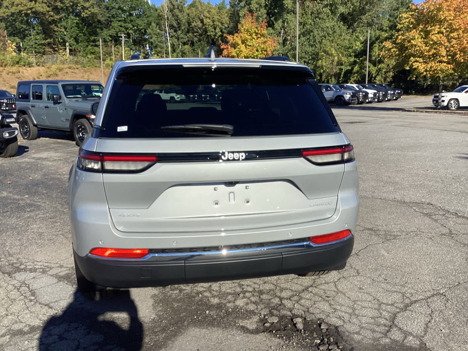 New 2025 Jeep Grand Cherokee Laredo X w/ Luxury Tech Group I image 6