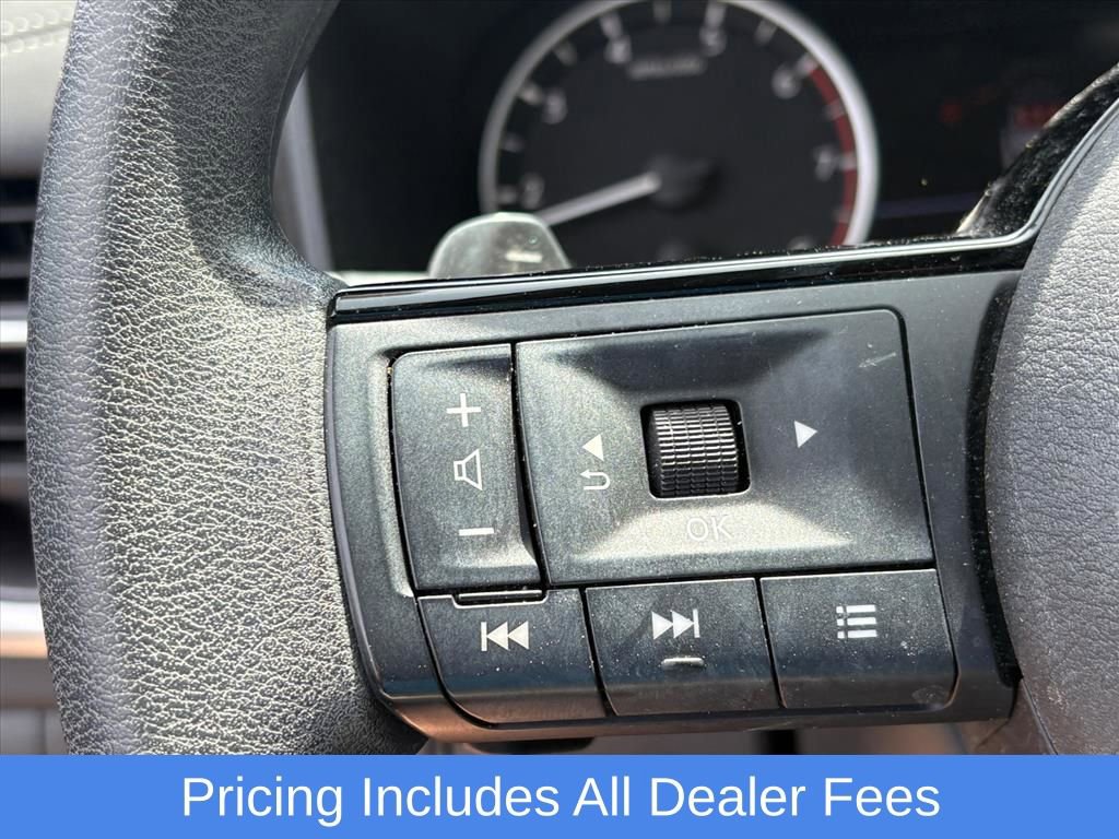 Certified 2023 Nissan Rogue SV FWD image 11