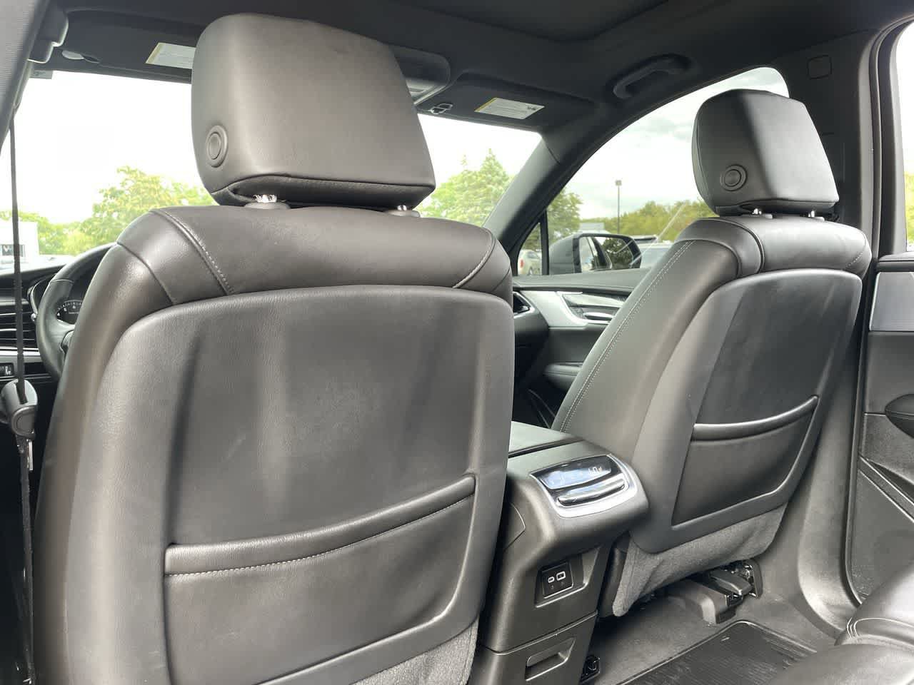 Certified 2025 Cadillac XT6 Premium Luxury AWD/4WD image 21
