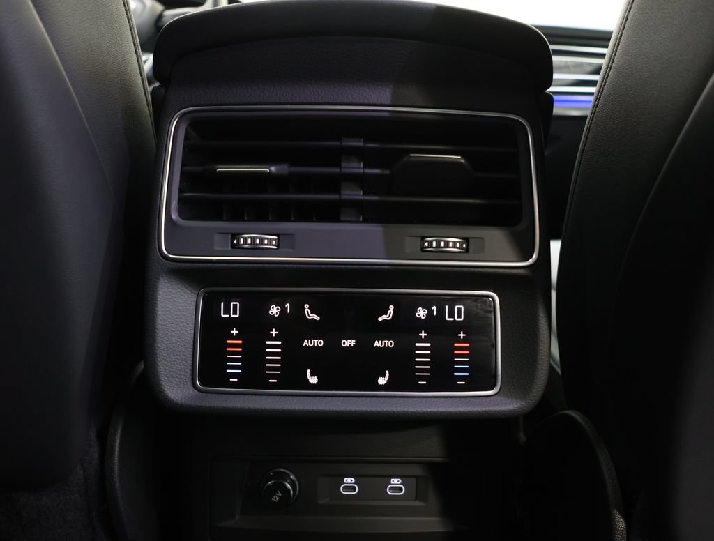 Certified 2024 Audi Q7 3.0T Prestige AWD/4WD image 25