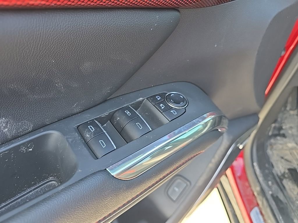 Used 2025 Chevrolet Traverse RS w/ LPO, Floor Liner Package image 9