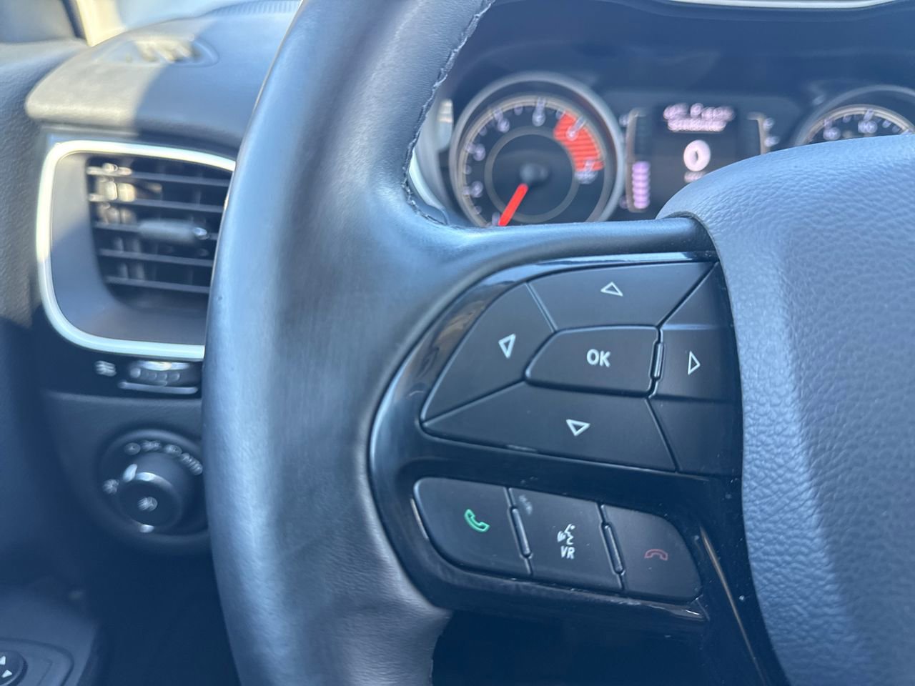 Used 2019 Jeep Cherokee Latitude Plus image 28