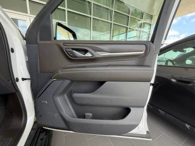 Used 2022 GMC Yukon Denali w/ Denali Premium Package RWD image 36