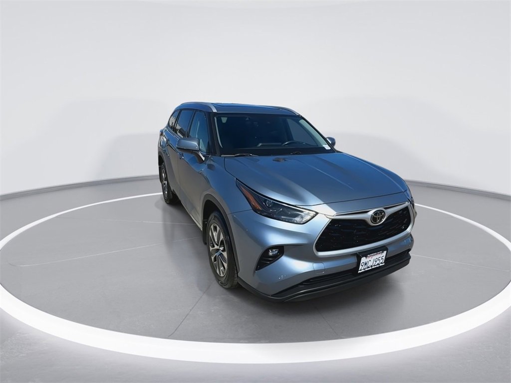 Used 2022 Toyota Highlander XLE image 17