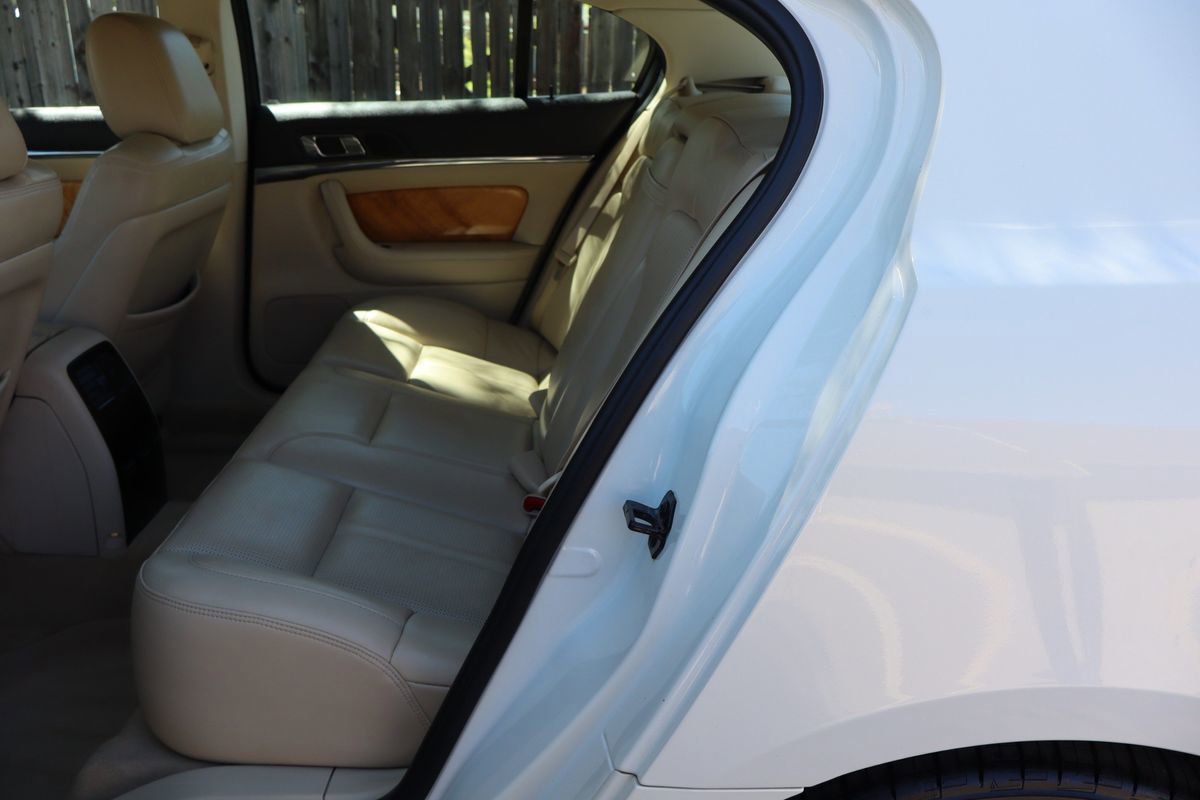 Used 2012 Lincoln MKS AWD image 20