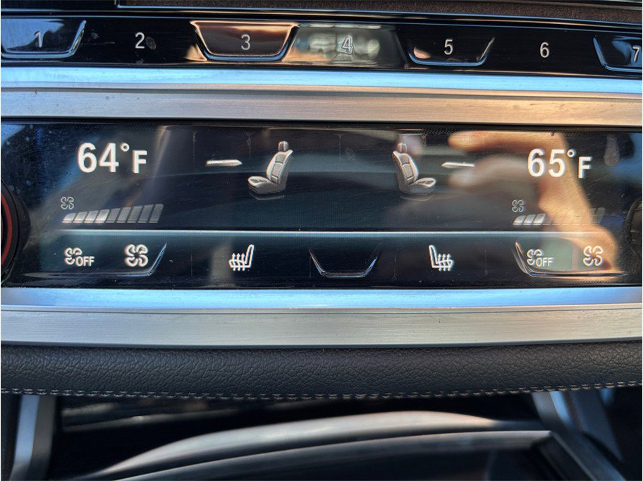 Used 2019 BMW 740i 740i Sedan 4D w/ M Sport Package image 33