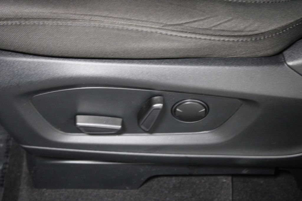 Used 2024 Ford Explorer XLT RWD image 33