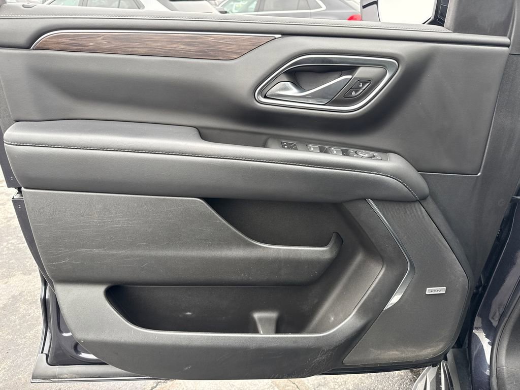 Used 2022 Chevrolet Suburban LT w/ LT Signature Plus Package image 16