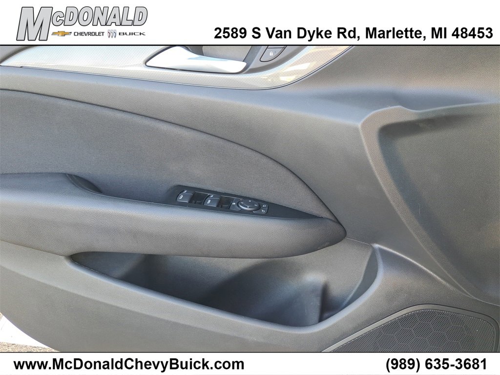 Used 2019 Buick Regal Preferred w/ Driver Confidence Package I image 17