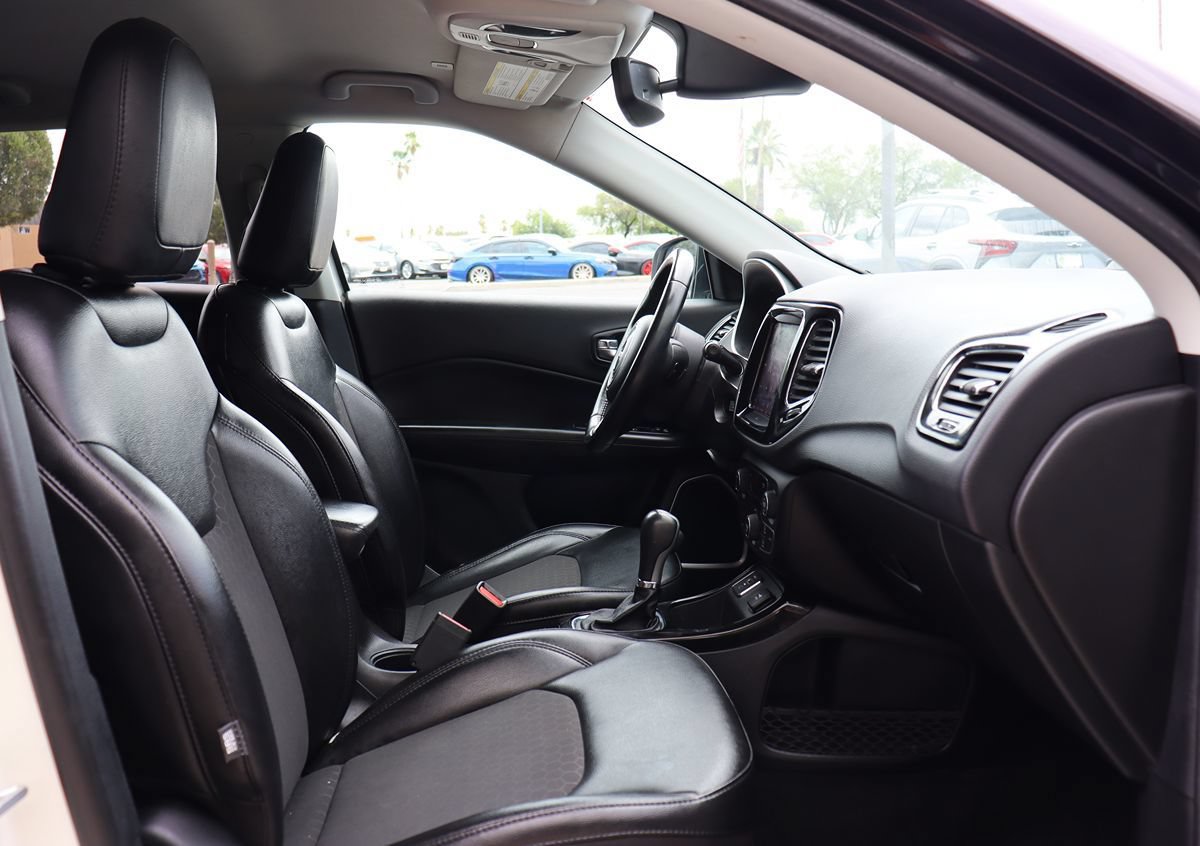 Used 2019 Jeep Compass Latitude FWD image 34