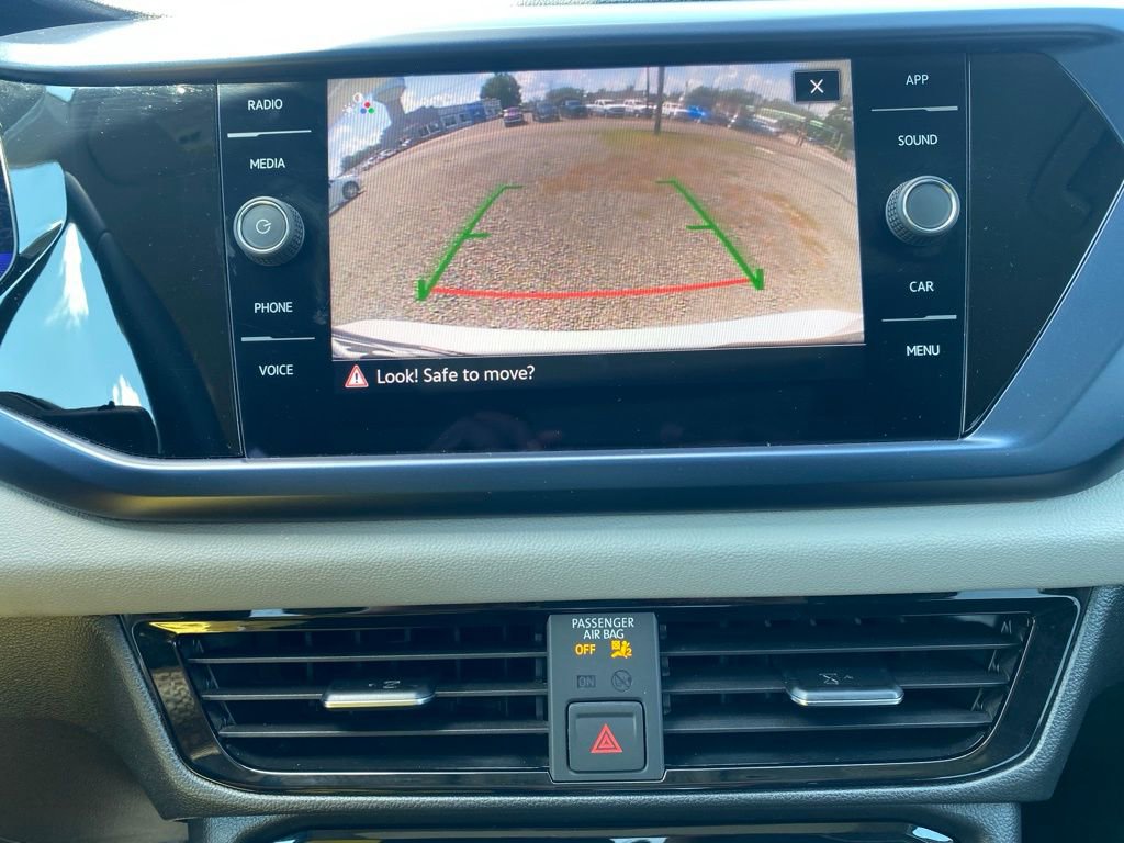 Used 2023 Volkswagen Taos SE image 14