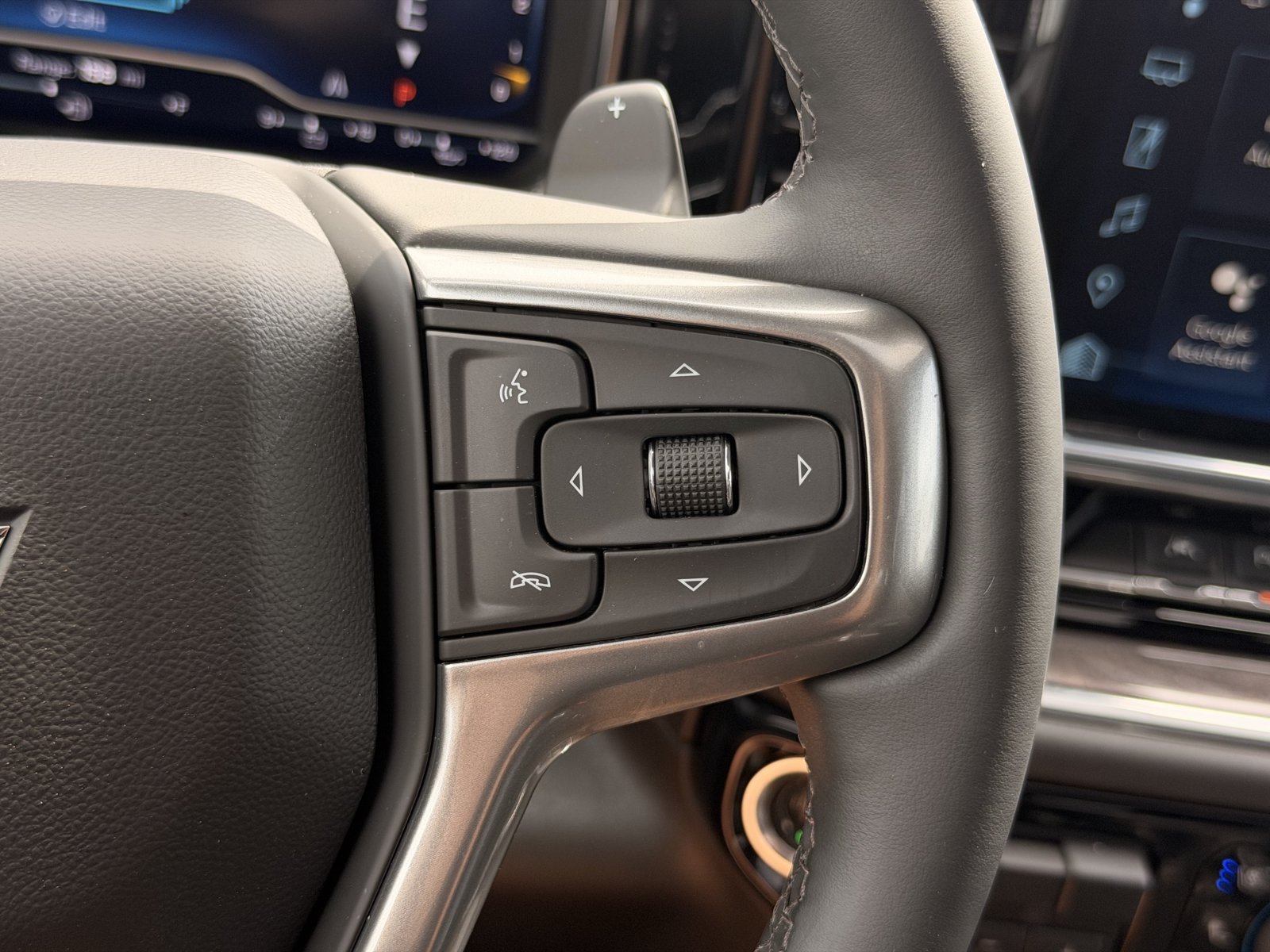 Used 2024 Chevrolet Silverado 1500 LTZ w/ LTZ Premium Package RWD image 20