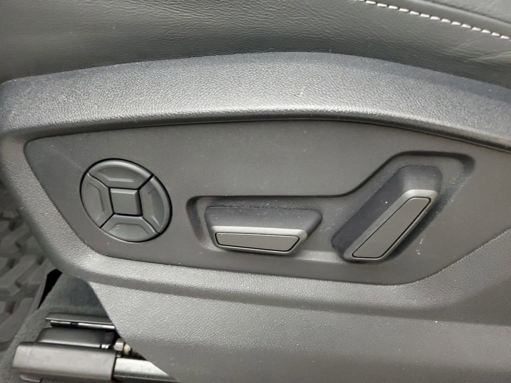 Used 2023 Audi Q8 Premium Plus w/ Premium Plus Package image 21