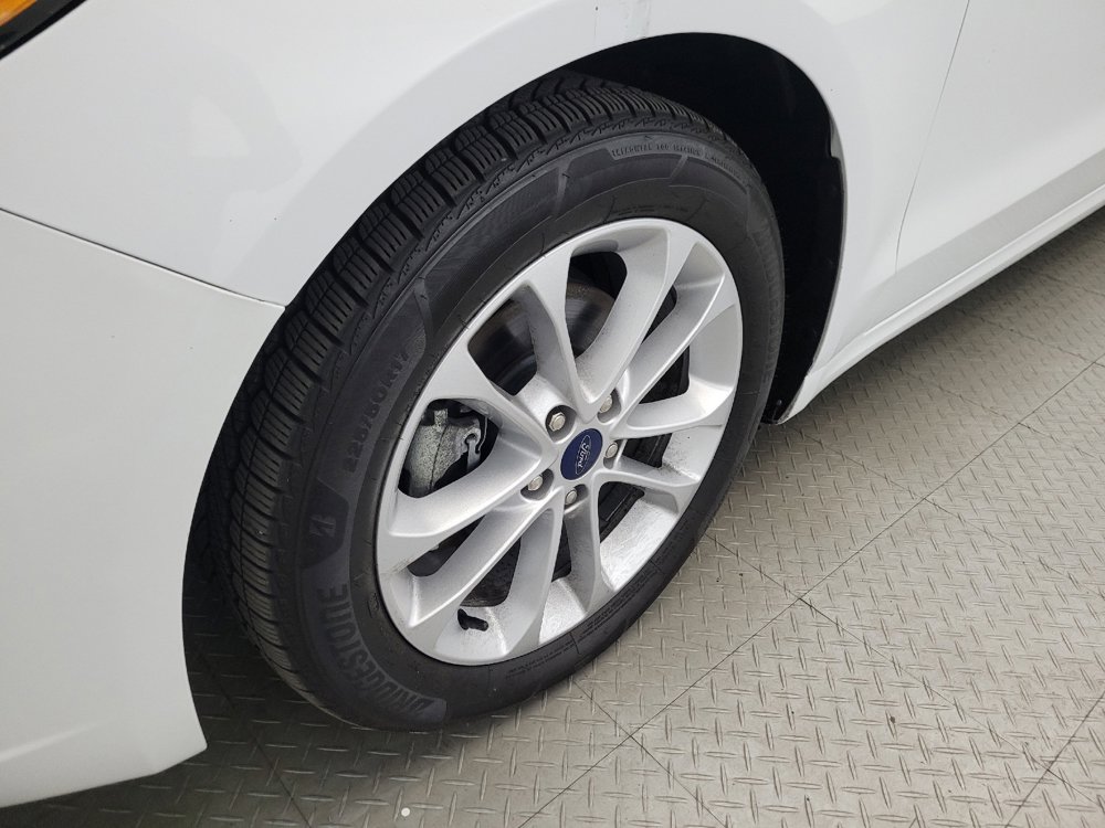Used 2020 Ford Fusion SE FWD image 31