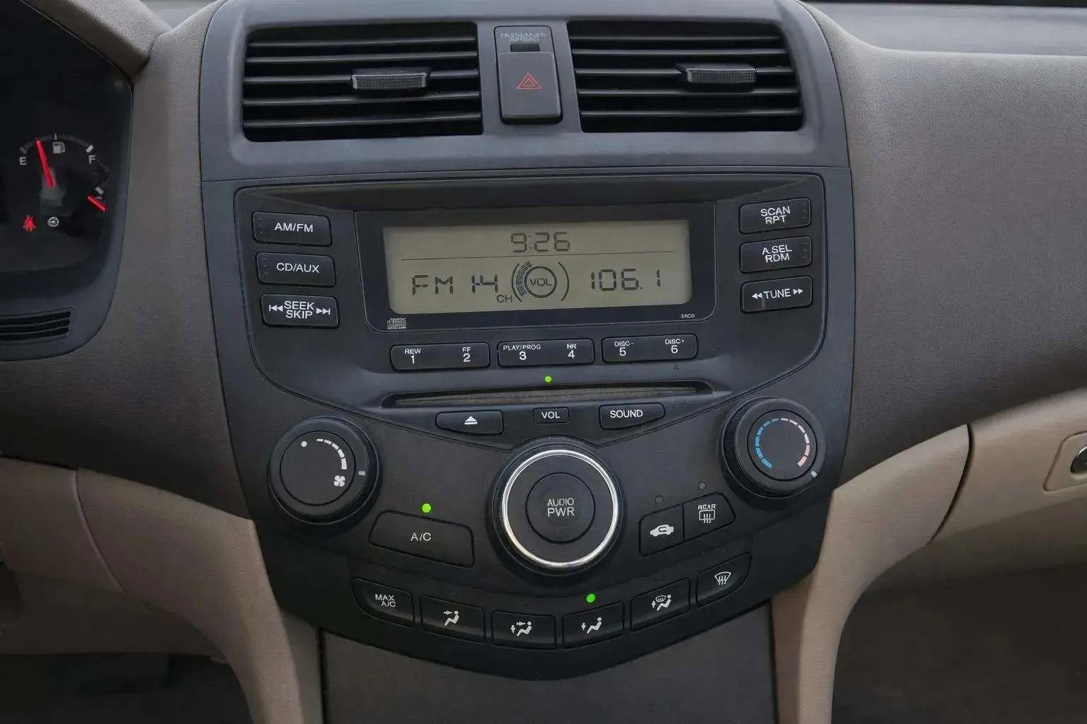 Used 2004 Honda Accord LX image 12