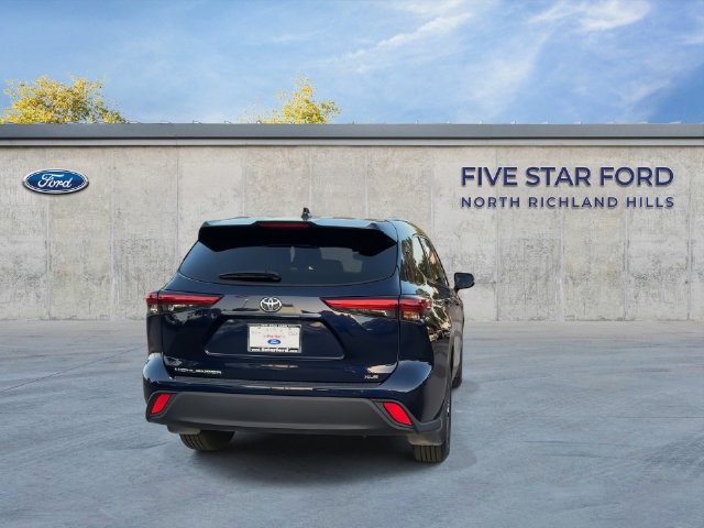Used 2022 Toyota Highlander XLE FWD image 8