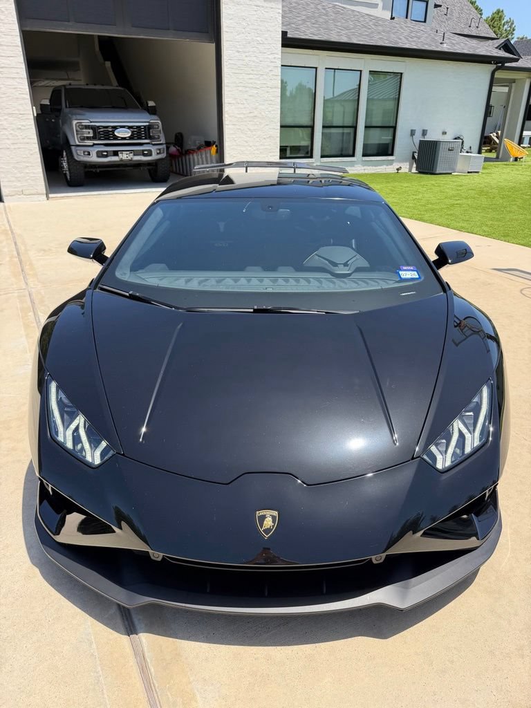 Used 2021 Lamborghini Huracan EVO RWD image 3