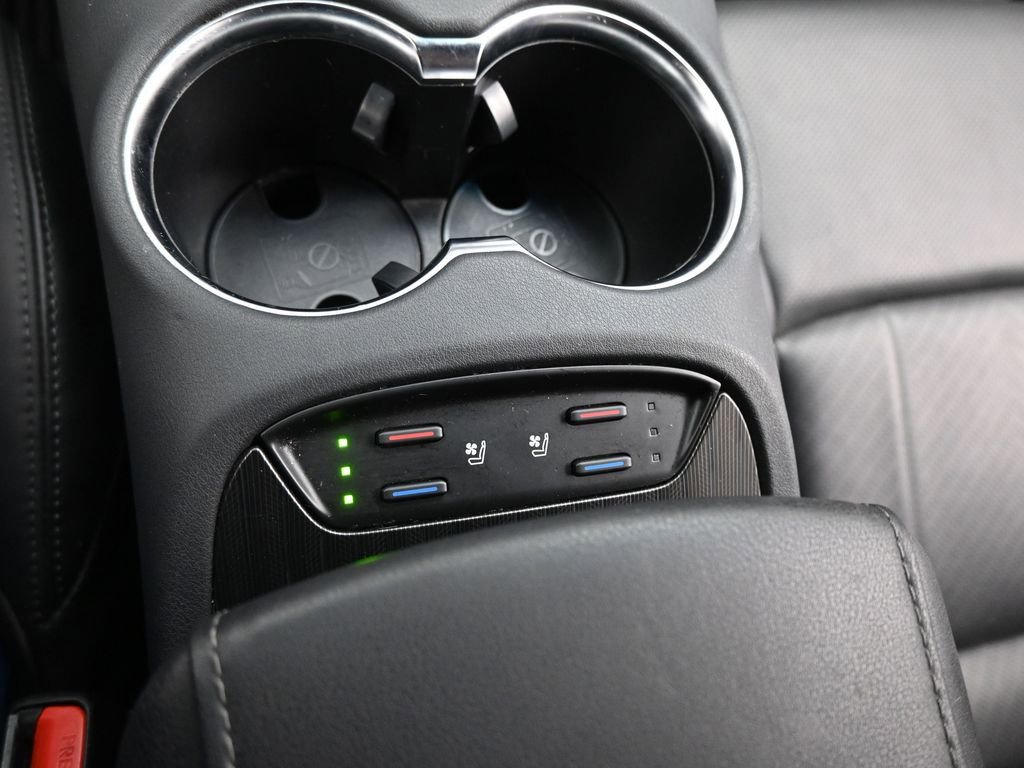 Used 2024 Toyota Venza Limited image 16