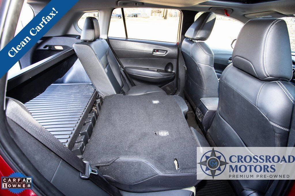 Used 2022 Toyota Corolla Cross XLE w/ Convenience Package image 27