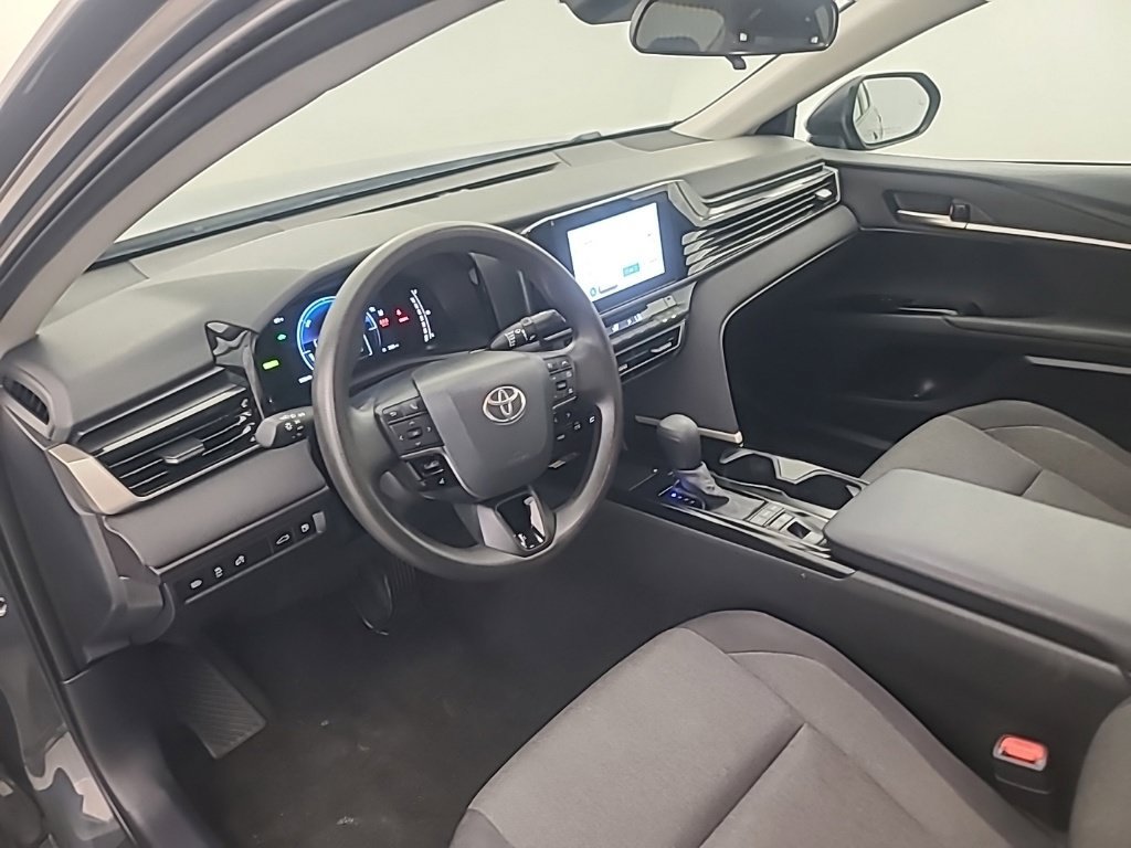 Used 2025 Toyota Camry LE FWD image 25