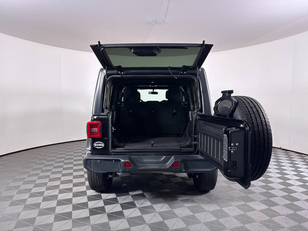 Used 2019 Jeep Wrangler Unlimited Sahara w/ Safety Group image 8