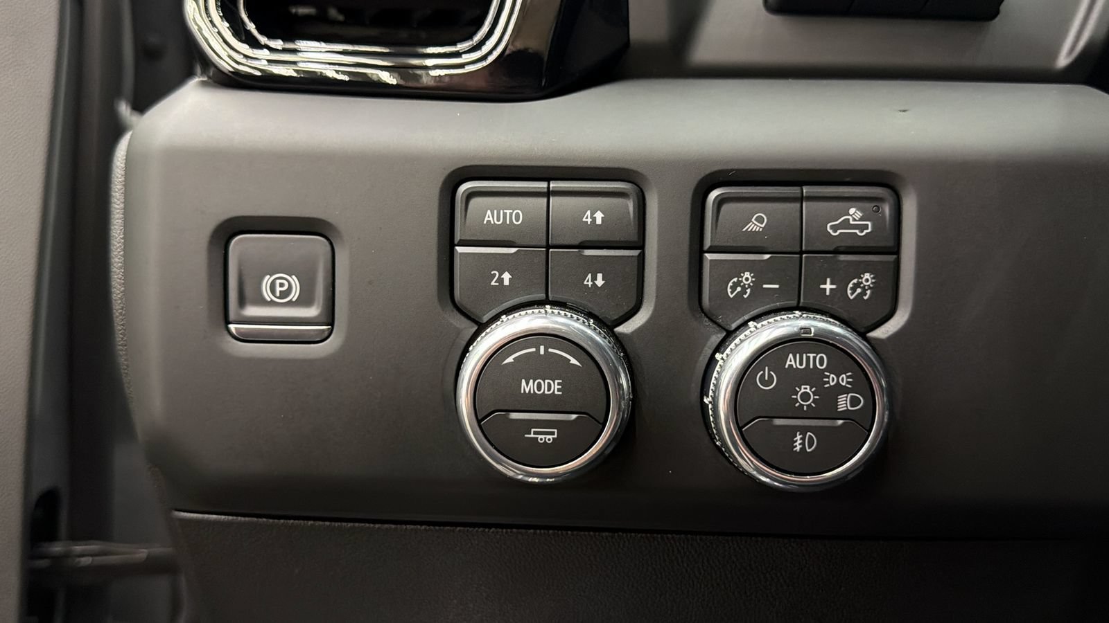 Used 2026 GMC Sierra 2500 AT4X AWD/4WD image 31