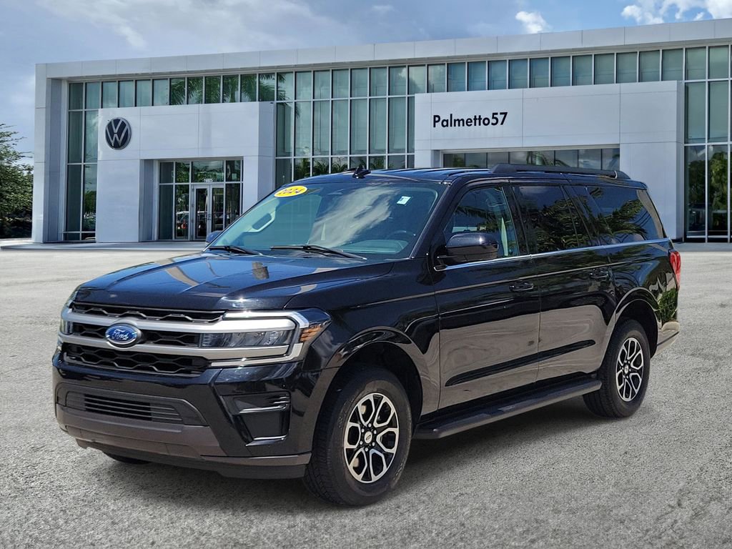 Used 2024 Ford Expedition Max XLT RWD image 3