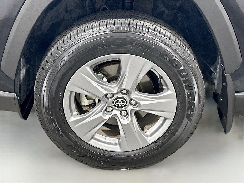 Used 2024 Toyota RAV4 XLE image 28