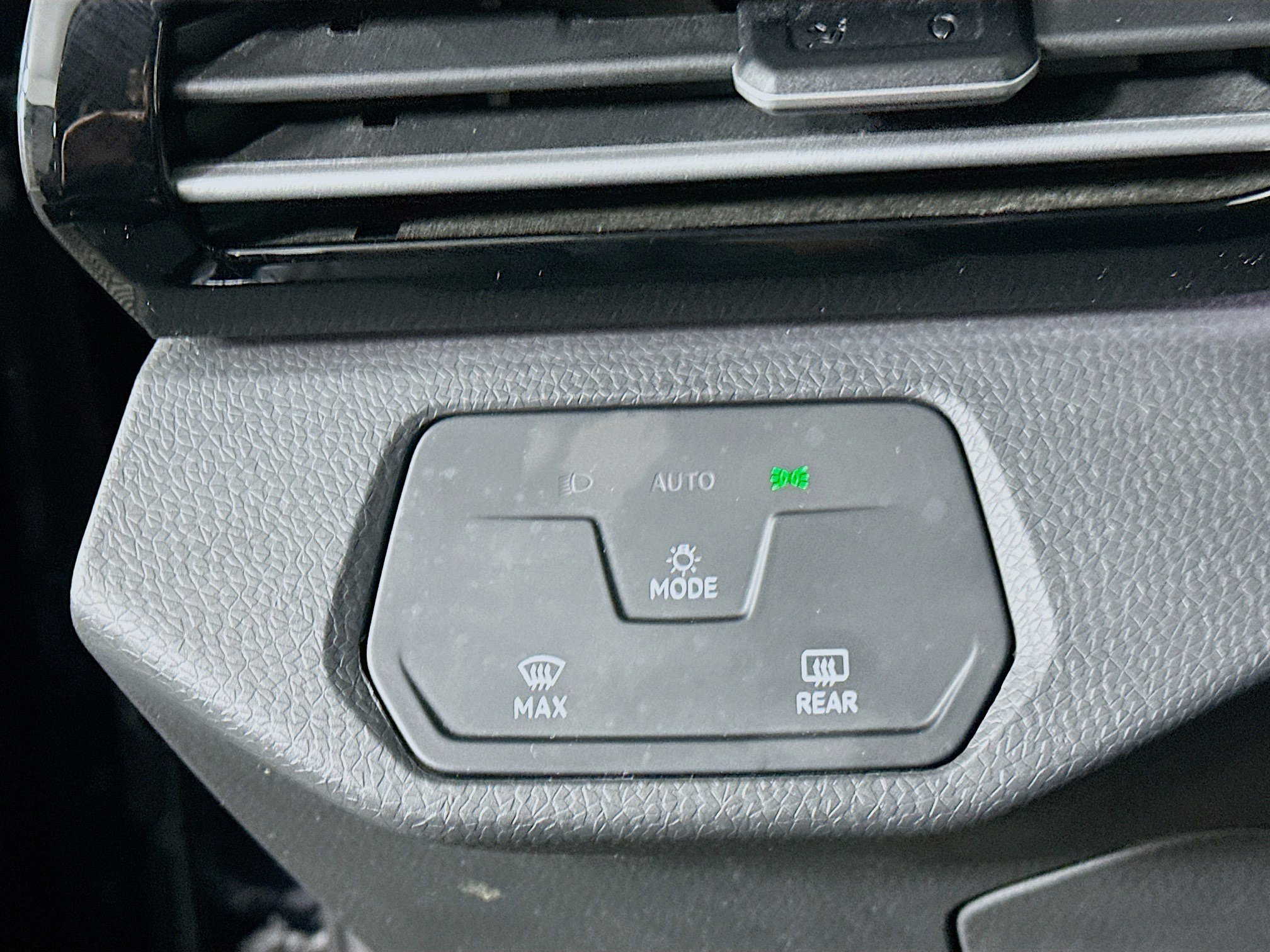 Used 2023 Volkswagen ID.4 Pro RWD image 17