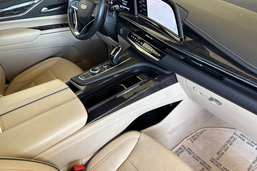Used 2023 Cadillac Escalade Premium Luxury w/ Performance Package AWD/4WD image 19
