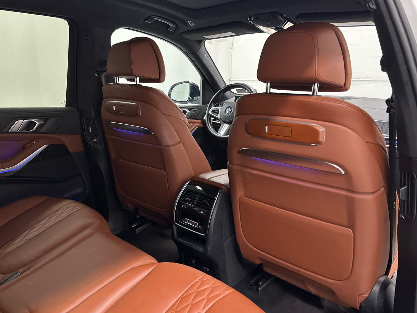 Used 2023 BMW X7 xDrive40i w/ M Sport Package AWD/4WD image 21