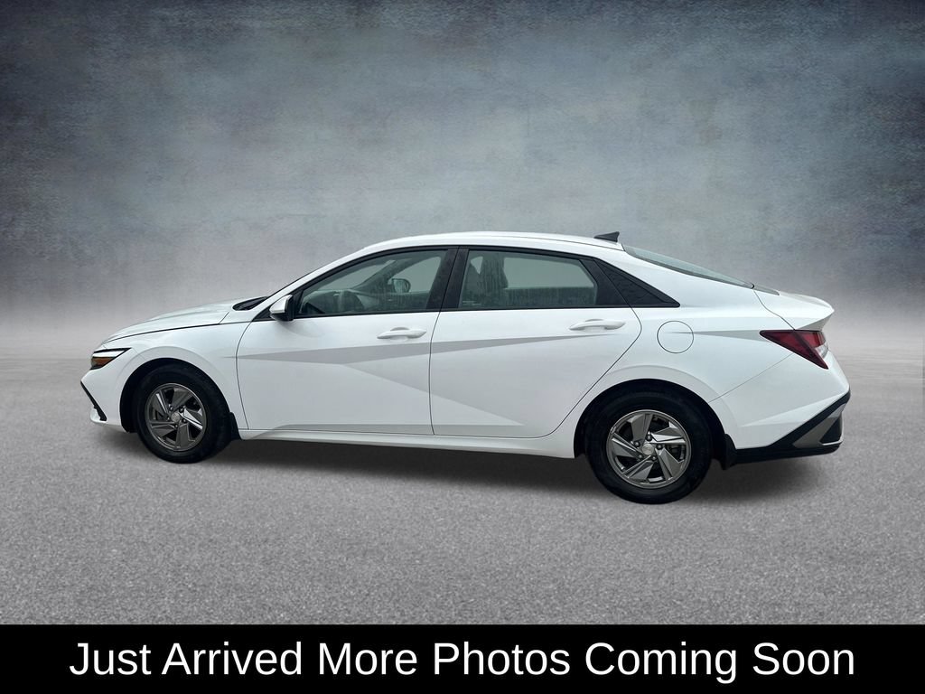 Used 2025 Hyundai Elantra SE FWD video 2