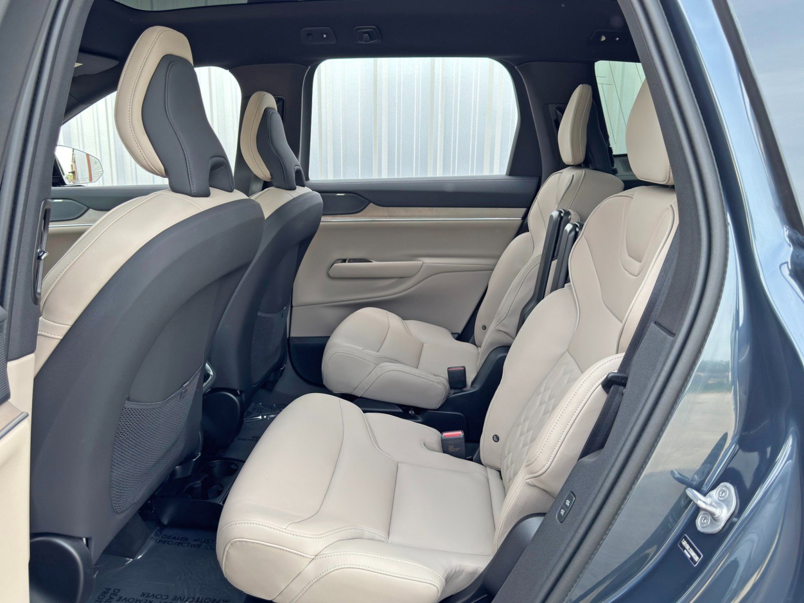 Used 2025 Volvo EX90 Ultra AWD/4WD image 40