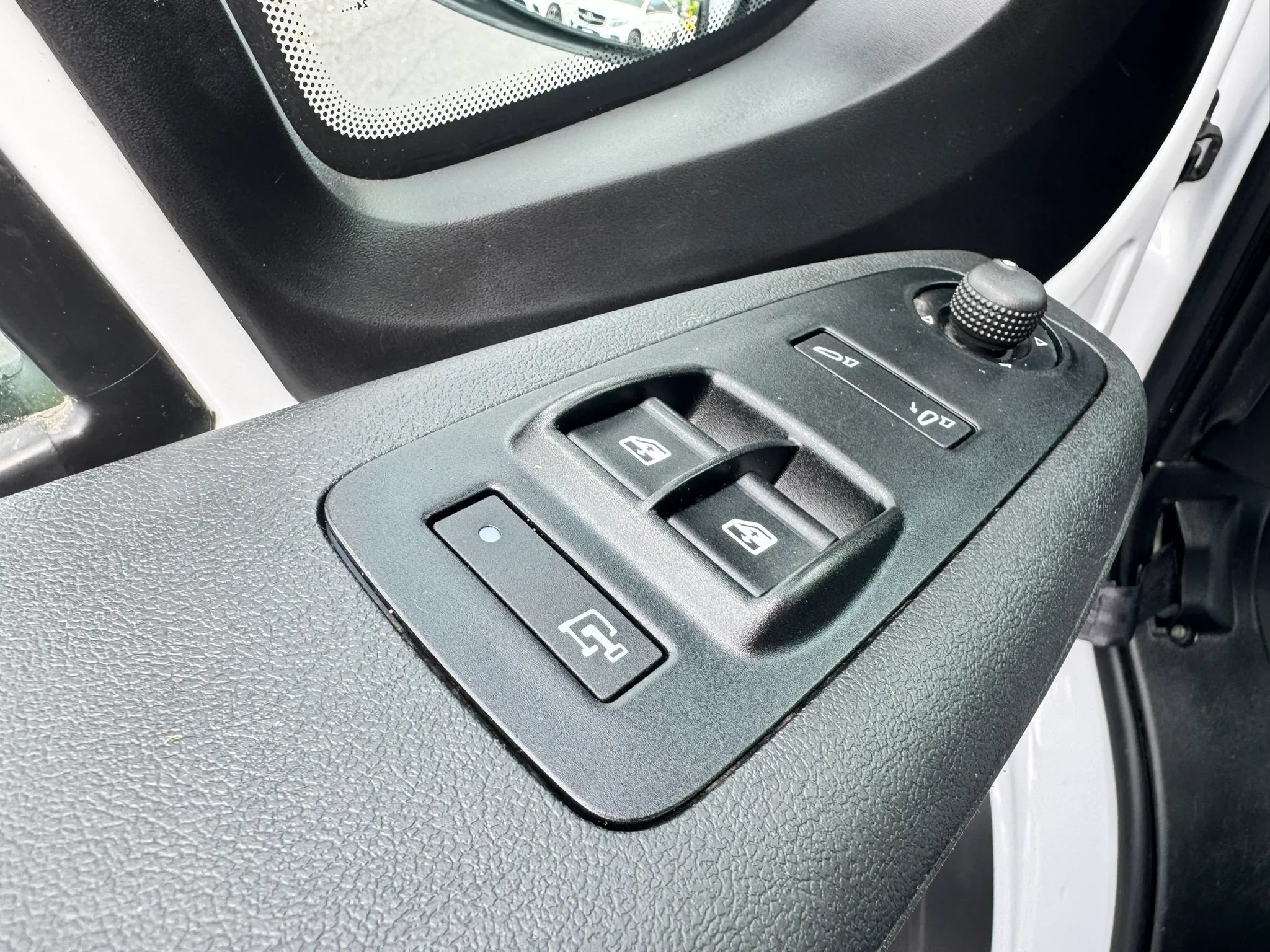 Used 2025 RAM ProMaster 2500 w/ Convenience Group FWD image 13